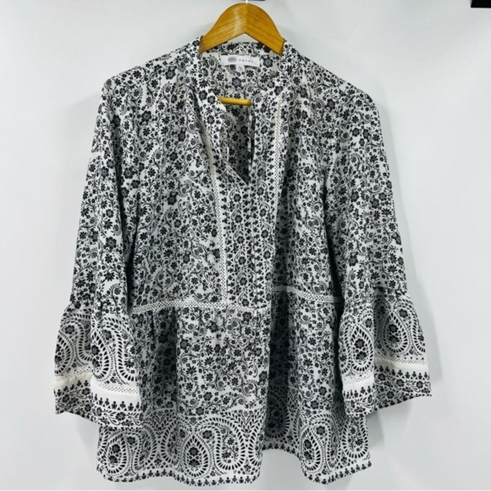 Fever‎ Monochrome Floral Top Babydoll Bell Sleeve Womens Size Large